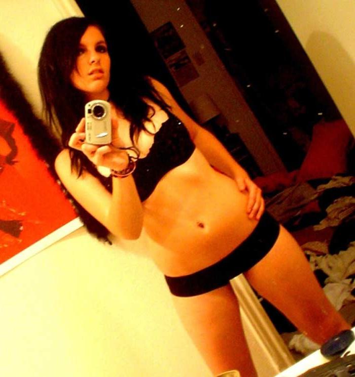 15P Amateur emo sexy hottie camwhoring