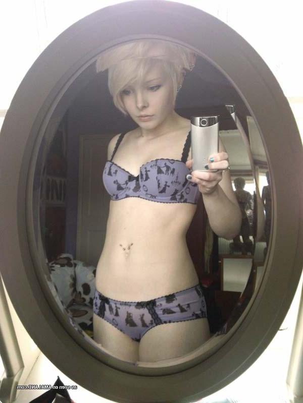 16P Two amateur sexy emo girlfriends