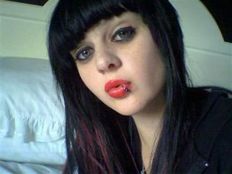 16P Emo teens cute close-up pics