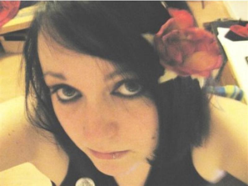 16P Emo teens cute close-up pics