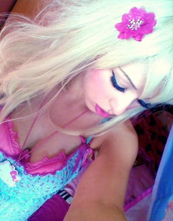 15P Self-shooting busty emo GF's
