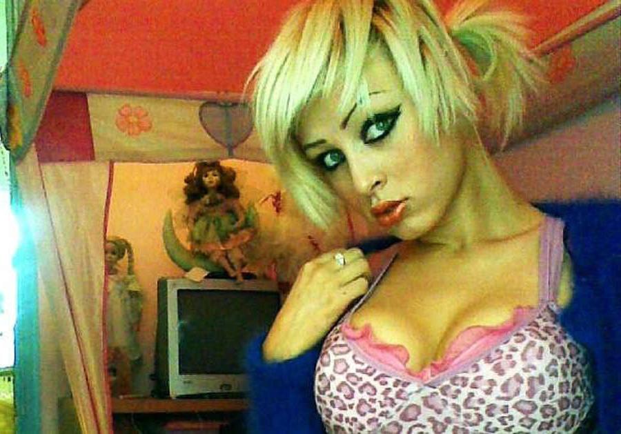 15P Self-shooting busty emo GF's