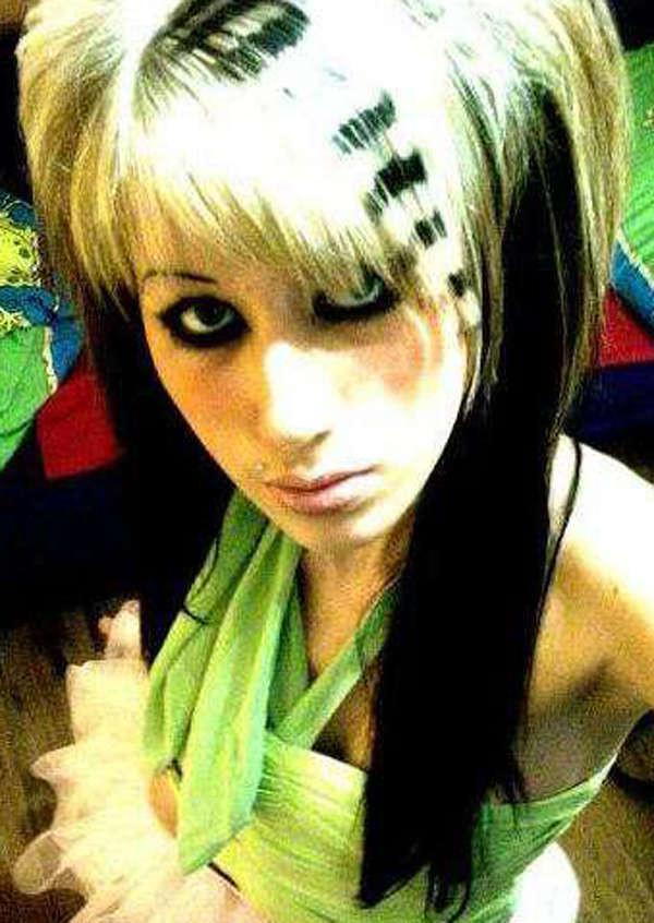16P Camwhoring emo and punk babes