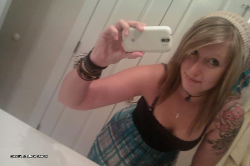 18P Blonde tattooed girlfriend selfshooting and masturbating