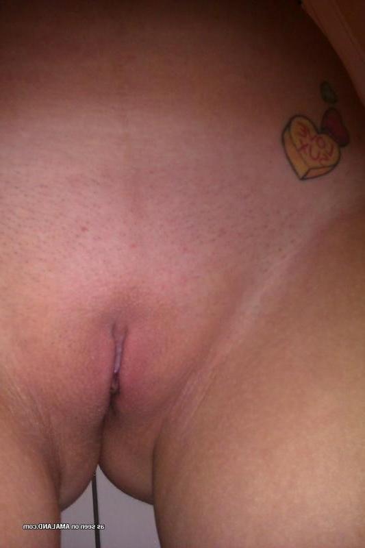 18P Blonde tattooed girlfriend selfshooting and masturbating