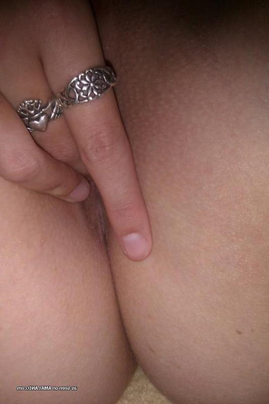 18P Blonde tattooed girlfriend selfshooting and masturbating