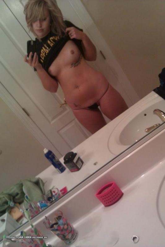 18P Blonde tattooed girlfriend selfshooting and masturbating