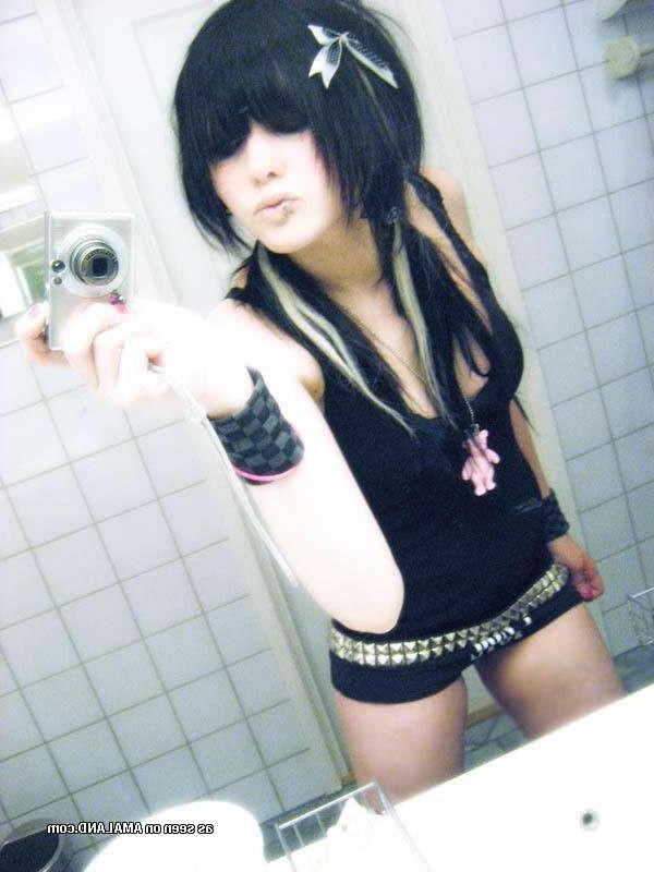 16P Steamy hot and lovely emo babes