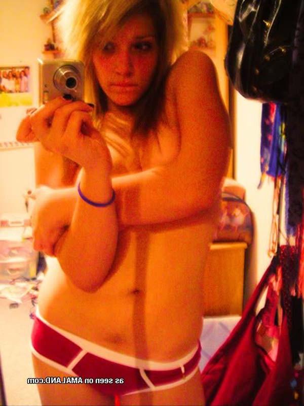 16P Steamy hot and lovely emo babes
