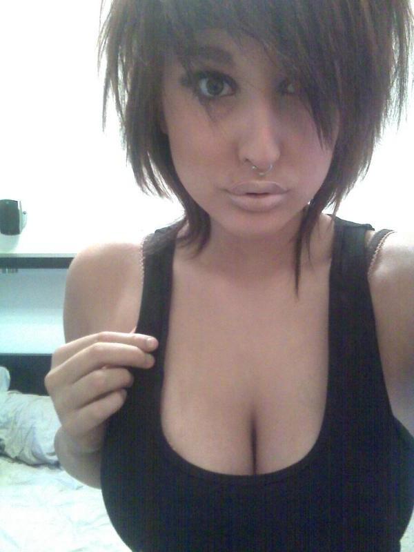 16P Busty emo bitches self-pics