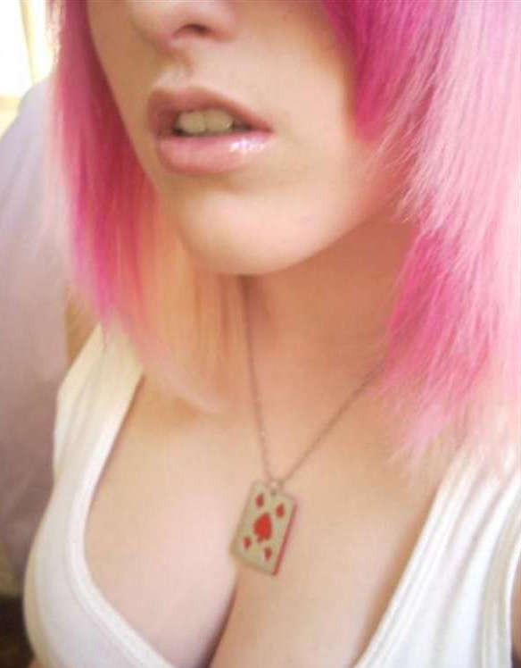 16P Busty emo bitches self-pics