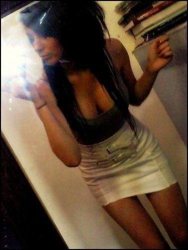 16P Busty emo bitches self-pics
