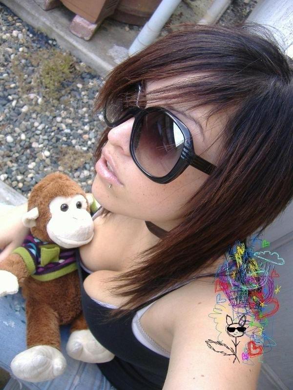 16P Busty emo bitches self-pics