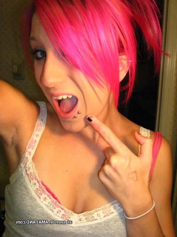 16P Amateur punk chick with pierced lips