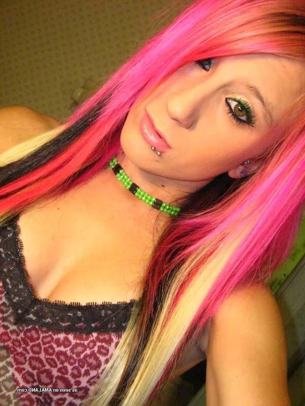 16P Amateur punk chick with pierced lips