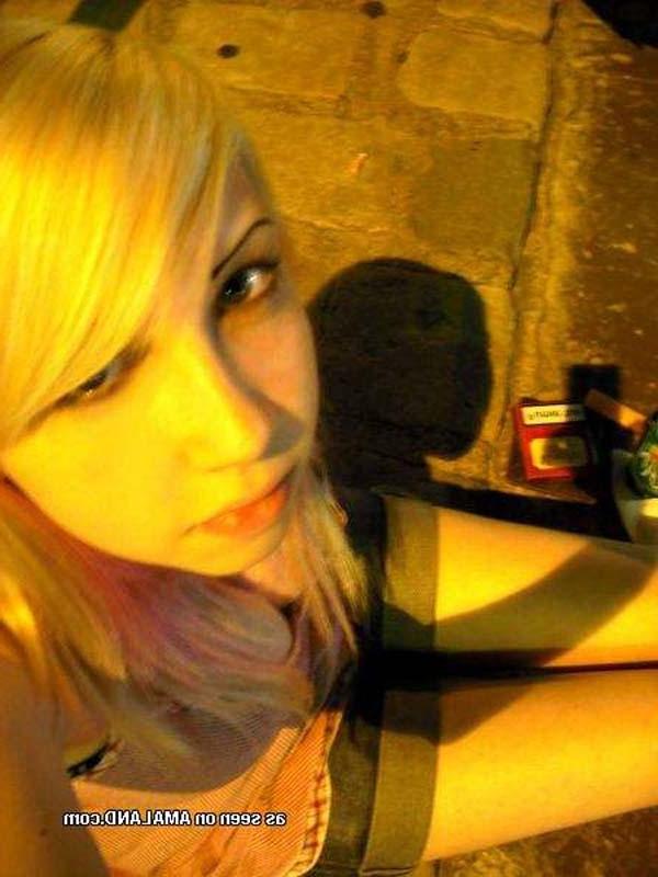 16P Hot amateur blondie emo babe