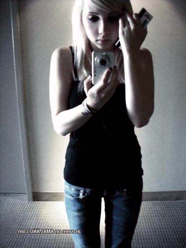 16P Hot amateur blondie emo babe