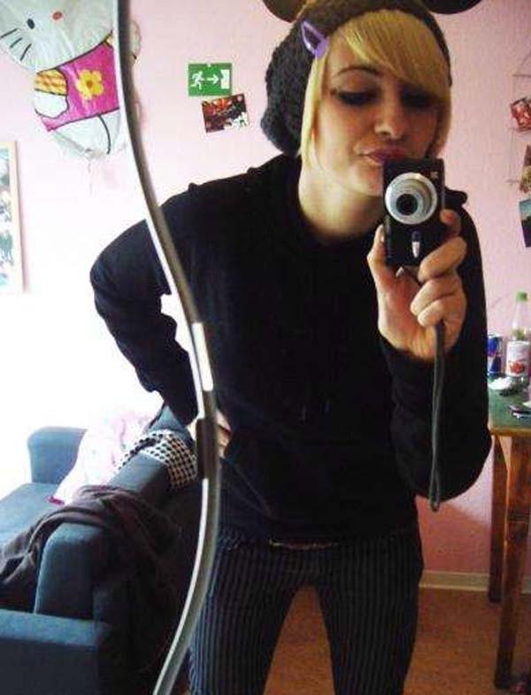 16P Hot amateur blondie emo babe