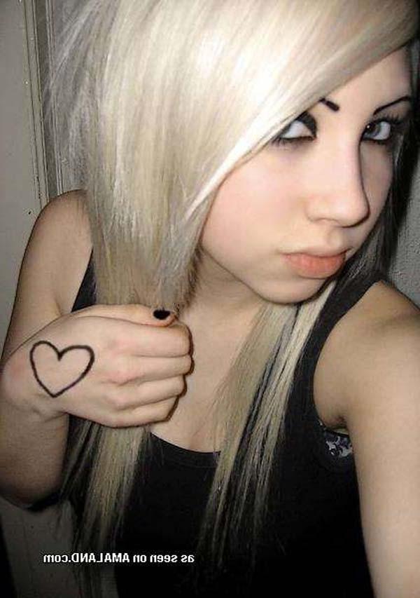 16P Hot amateur blondie emo babe