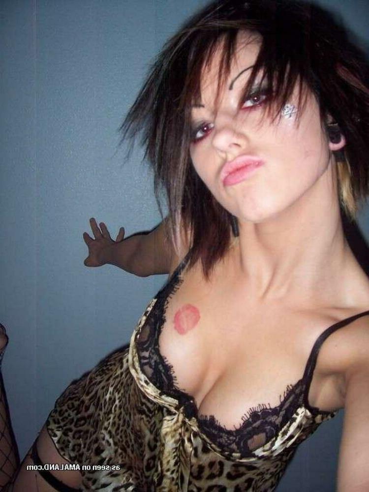 15P Emo and goth gfs posing and selfshot pics 18