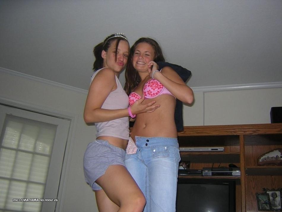 15P Homemade pics of amateur lesbians and 18 year old girlfriends