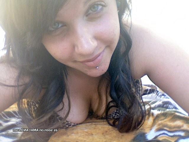 15P Homemade pics of amateur lesbians and 18 year old girlfriends