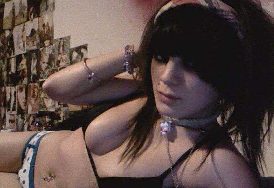 16P Joey being punk and emo