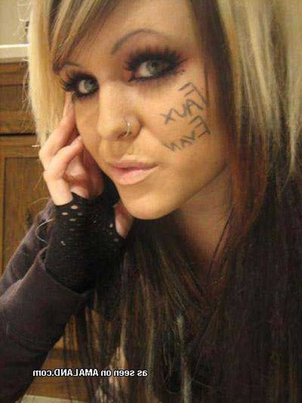 16P Sexy camwhoring amateur emo babes