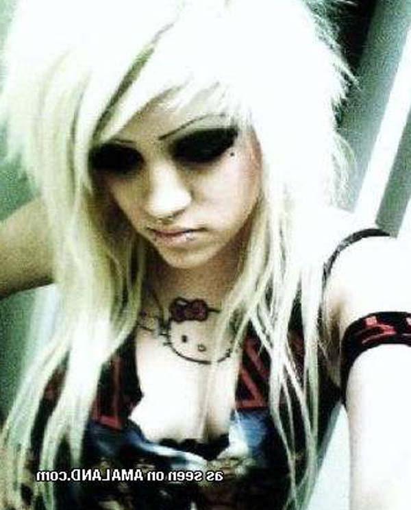 16P Sexy camwhoring amateur emo babes