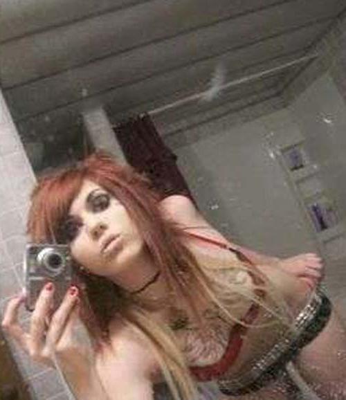 16P Sexy camwhoring amateur emo babes