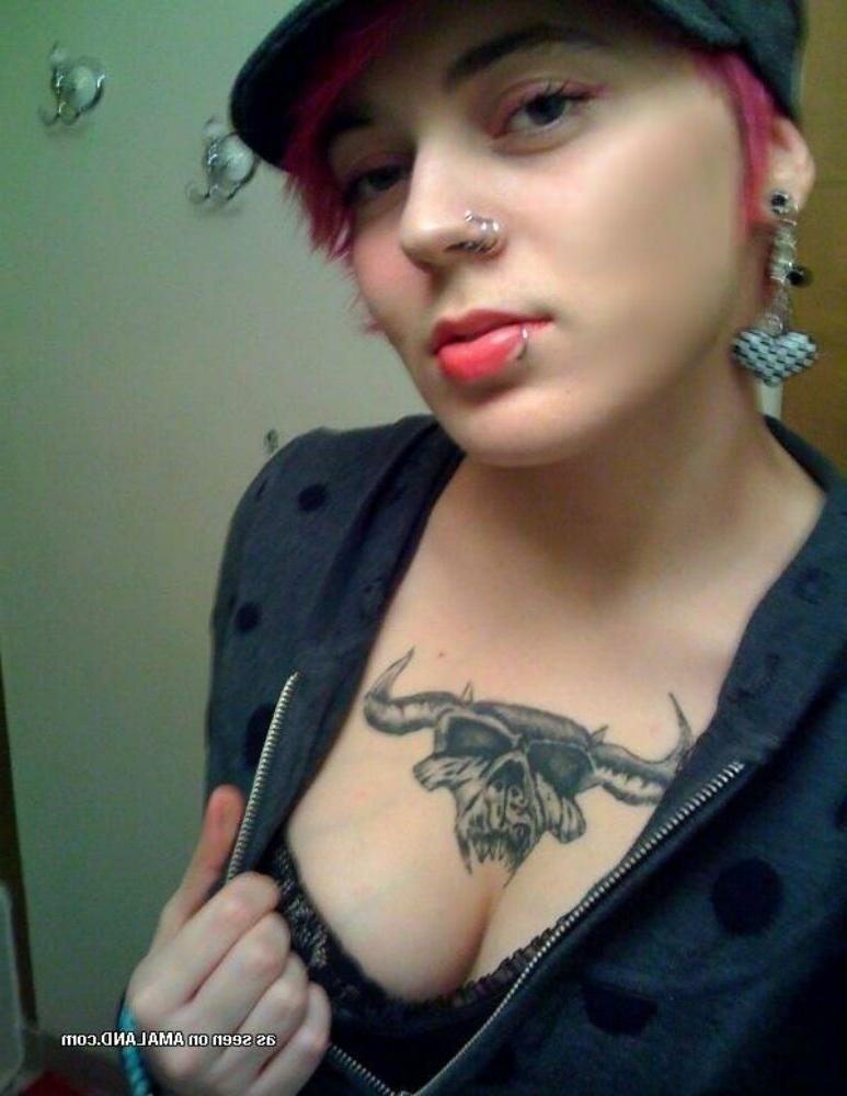 15P Emo and goth gfs posing and selfshot pics 15