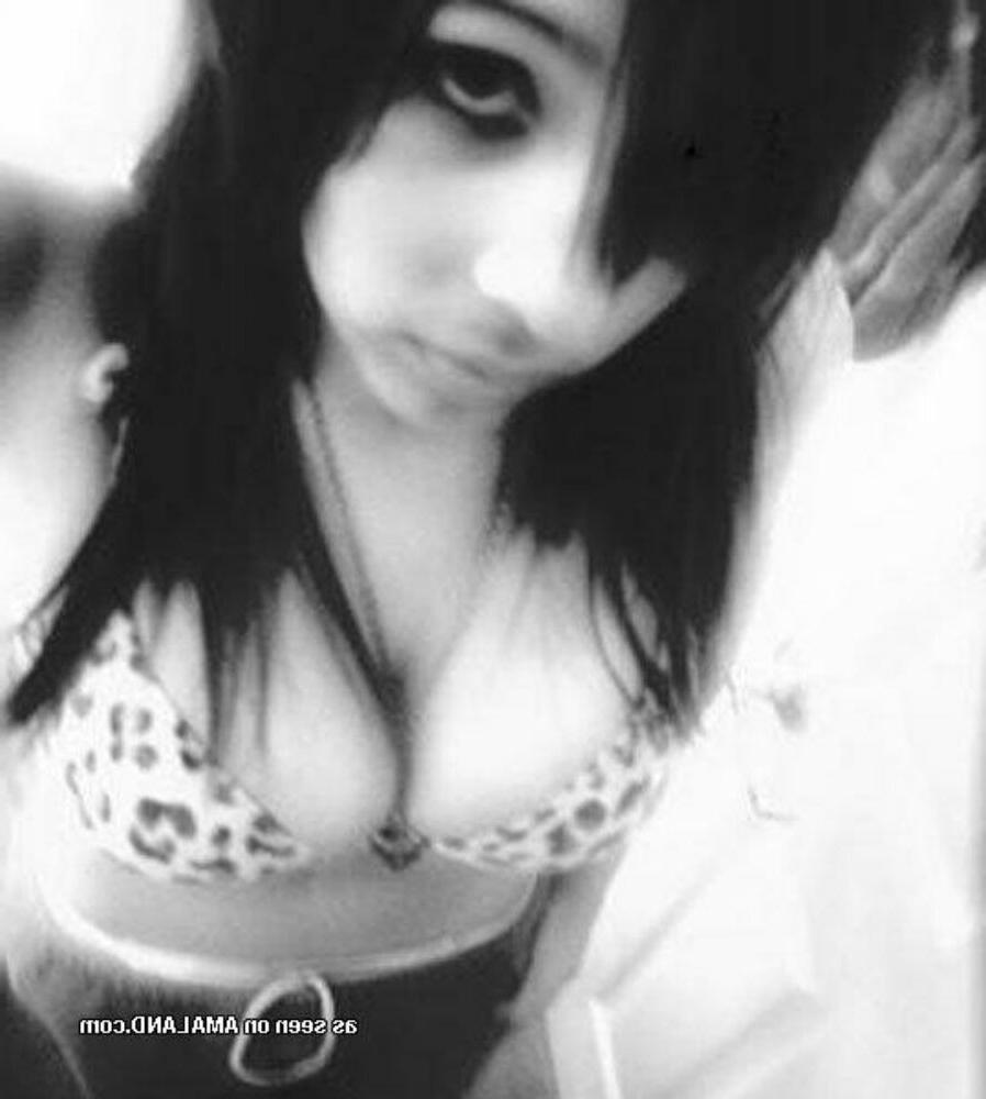 15P Emo and goth gfs posing and selfshot pics 13