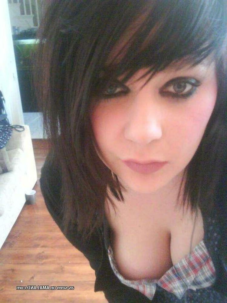 15P Emo and goth gfs posing and selfshot pics 13