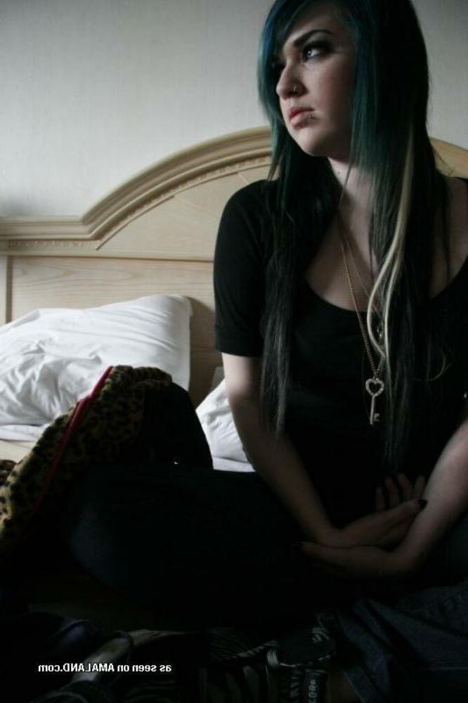 15P Emo and goth gfs posing and selfshot pics 13