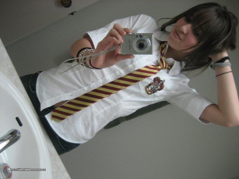 12P Hot amateur teen emo cutie's sexy selfpics