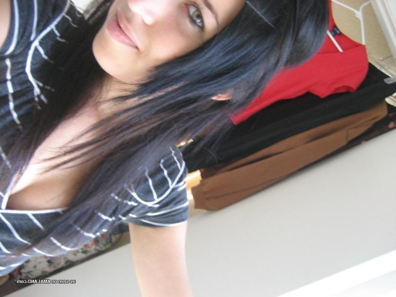 12P Hot amateur teen emo cutie's sexy selfpics