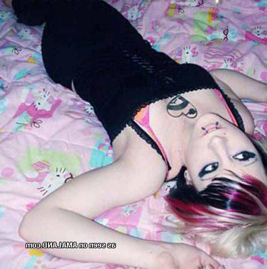 16P Hot naughty emo amateur girlfriends