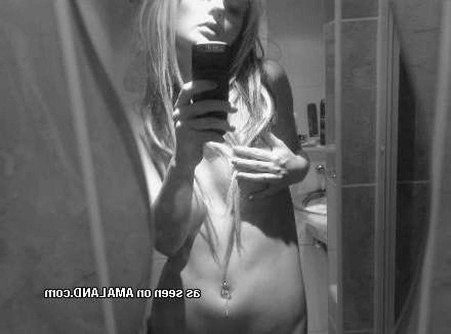 16P Hot naughty emo amateur girlfriends