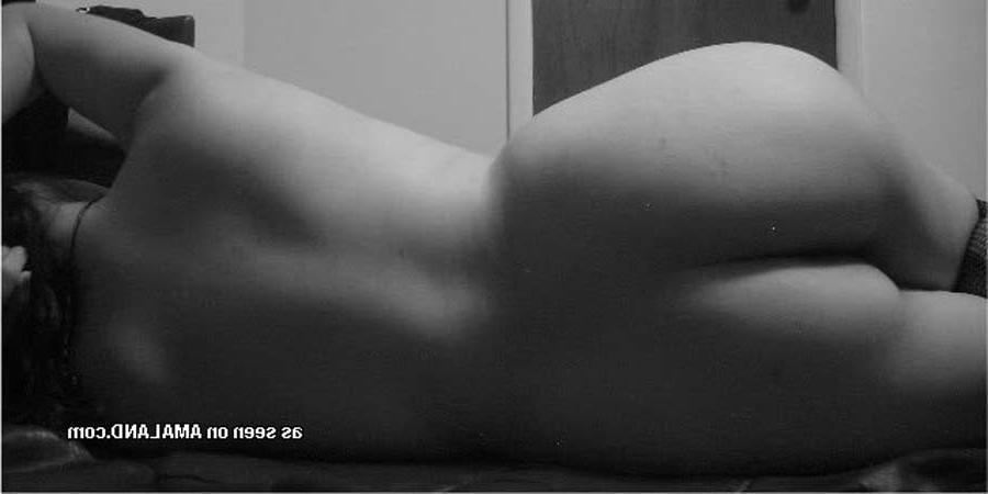 15P Sexy amateur emo babe's selfpics