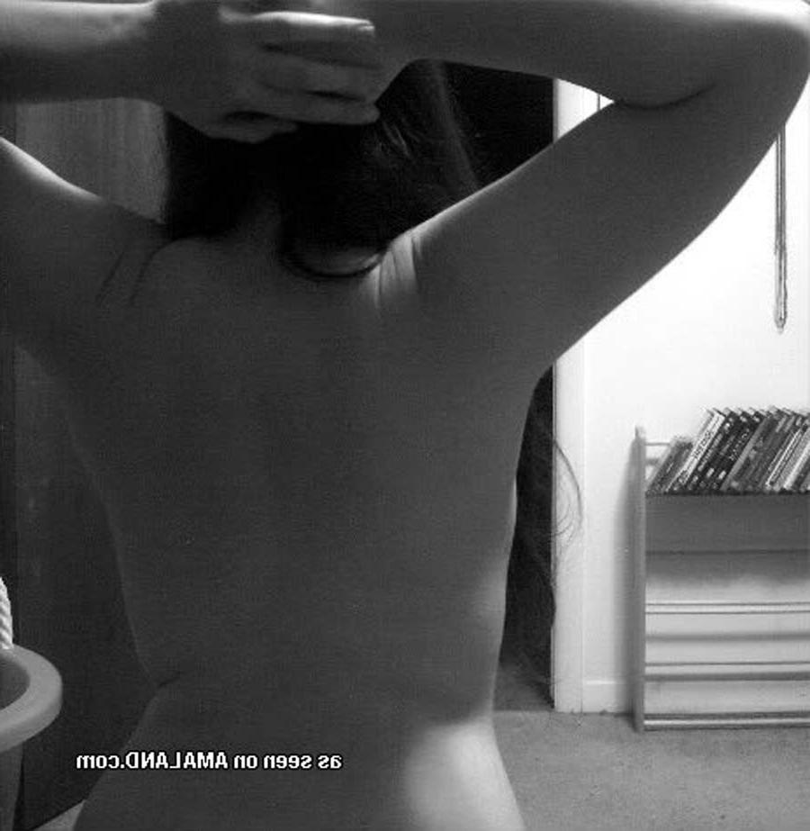 15P Sexy amateur emo babe's selfpics