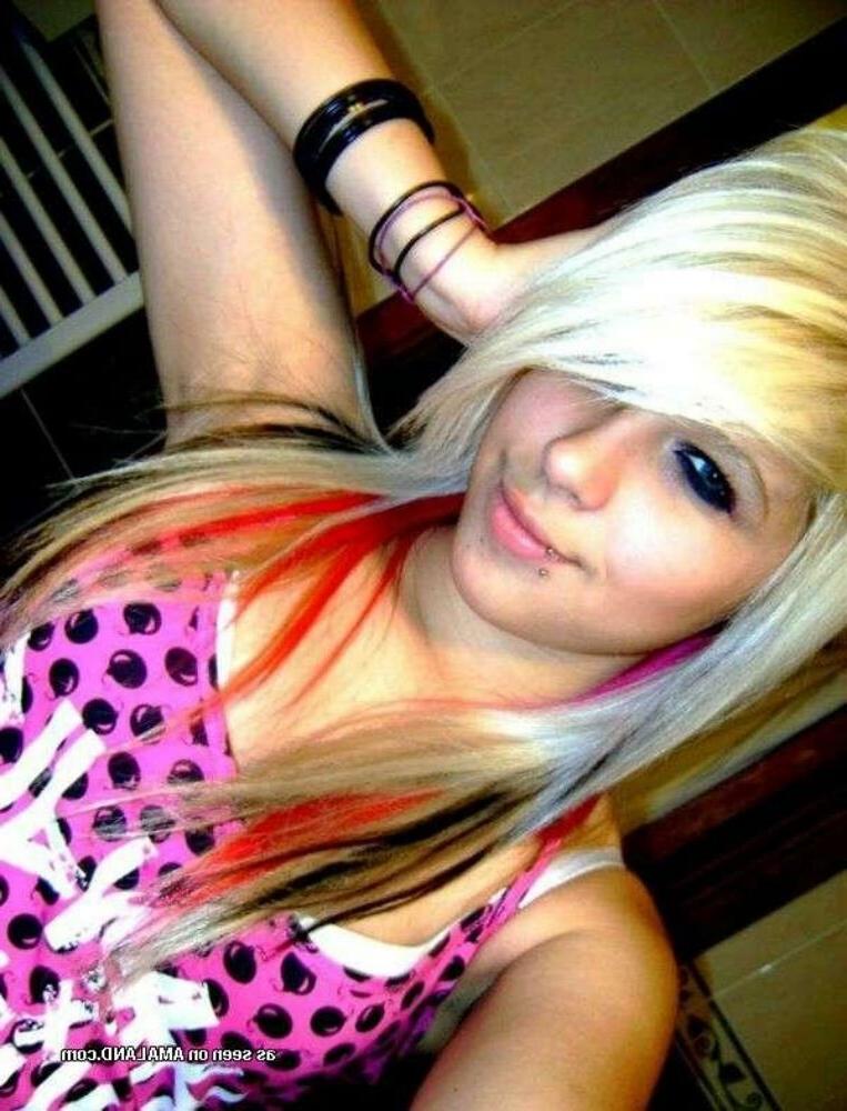 15P Emo and goth gfs posing and selfshot pics 4