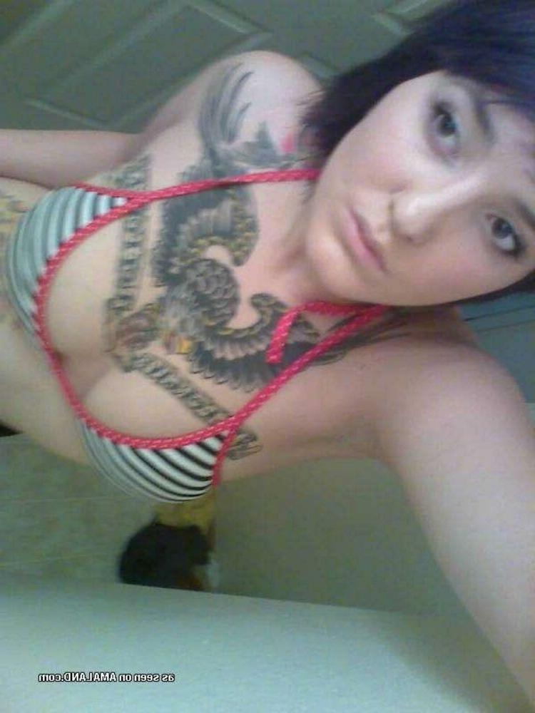 15P Emo and goth gfs posing and selfshot pics 4