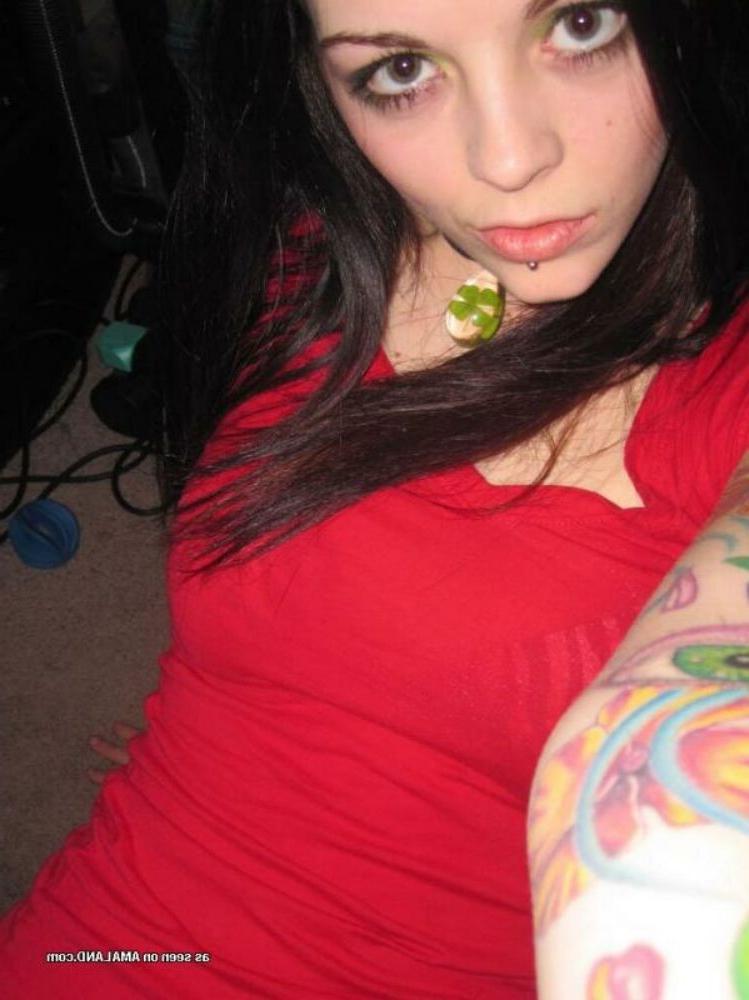 15P Emo and goth gfs posing and selfshot pics 2
