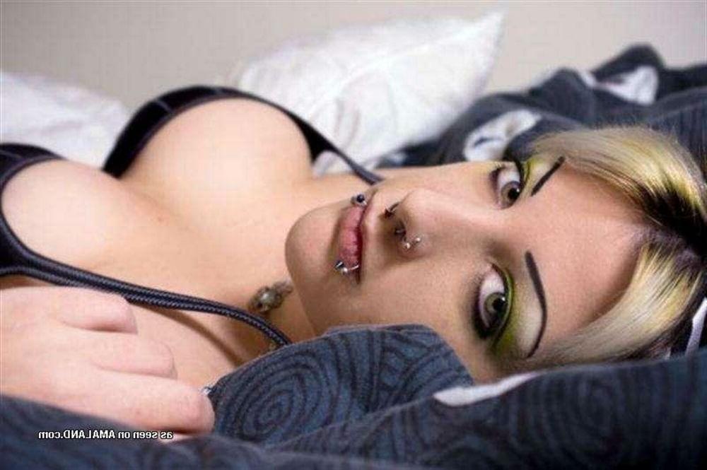 15P Emo and goth gfs posing and selfshot pics 2