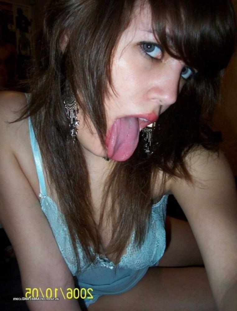 15P Emo and goth gfs posing and selfshot pics 2