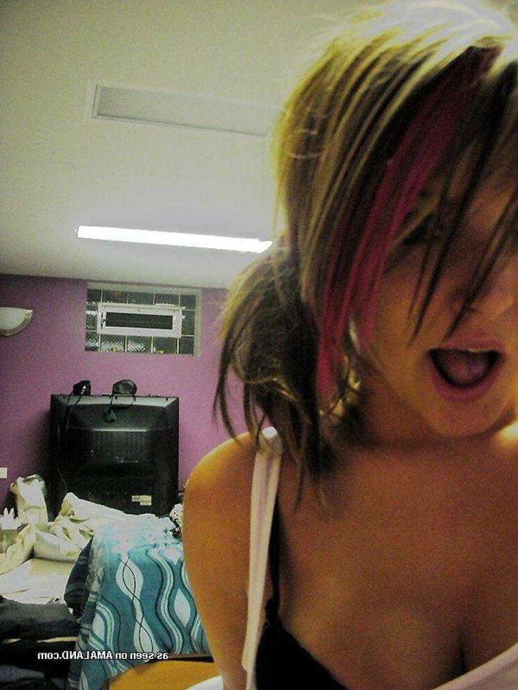 15P Emo and goth gfs posing and selfshot pics 2