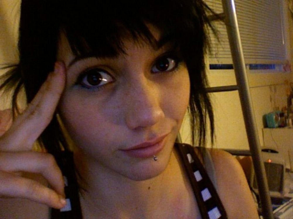 15P Emo and goth gfs posing and selfshot pics 2
