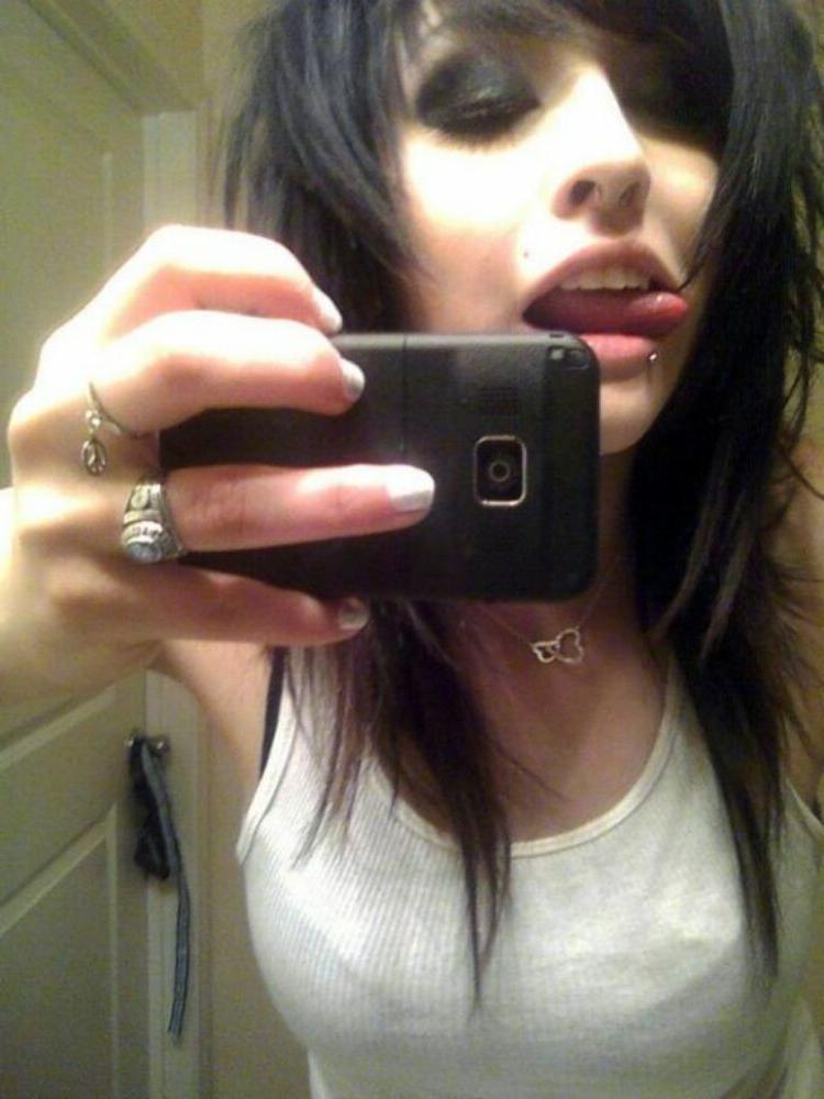 15P Emo and goth gfs posing and selfshot pics 2