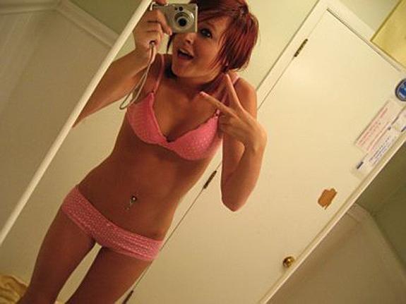 15P Emo girl lingerie shots