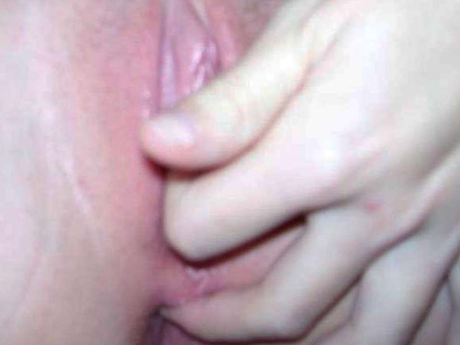 16P Hot picture set of chicks playing with their horny selves